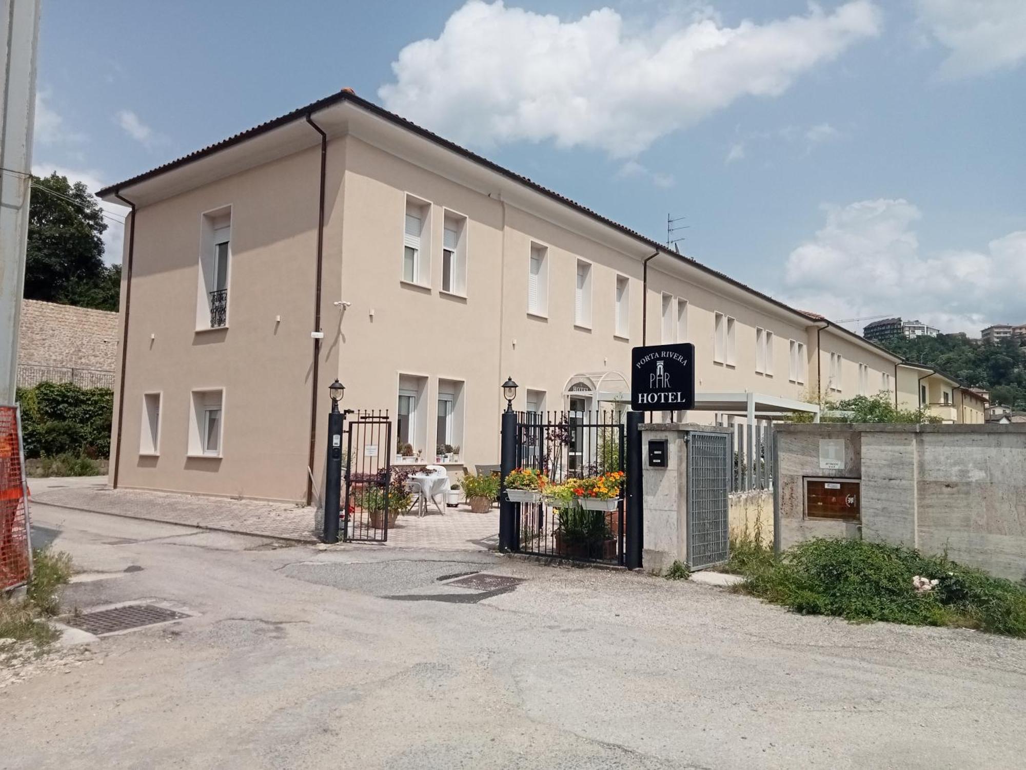 Hotel Porta Rivera LʼAquila المظهر الخارجي الصورة